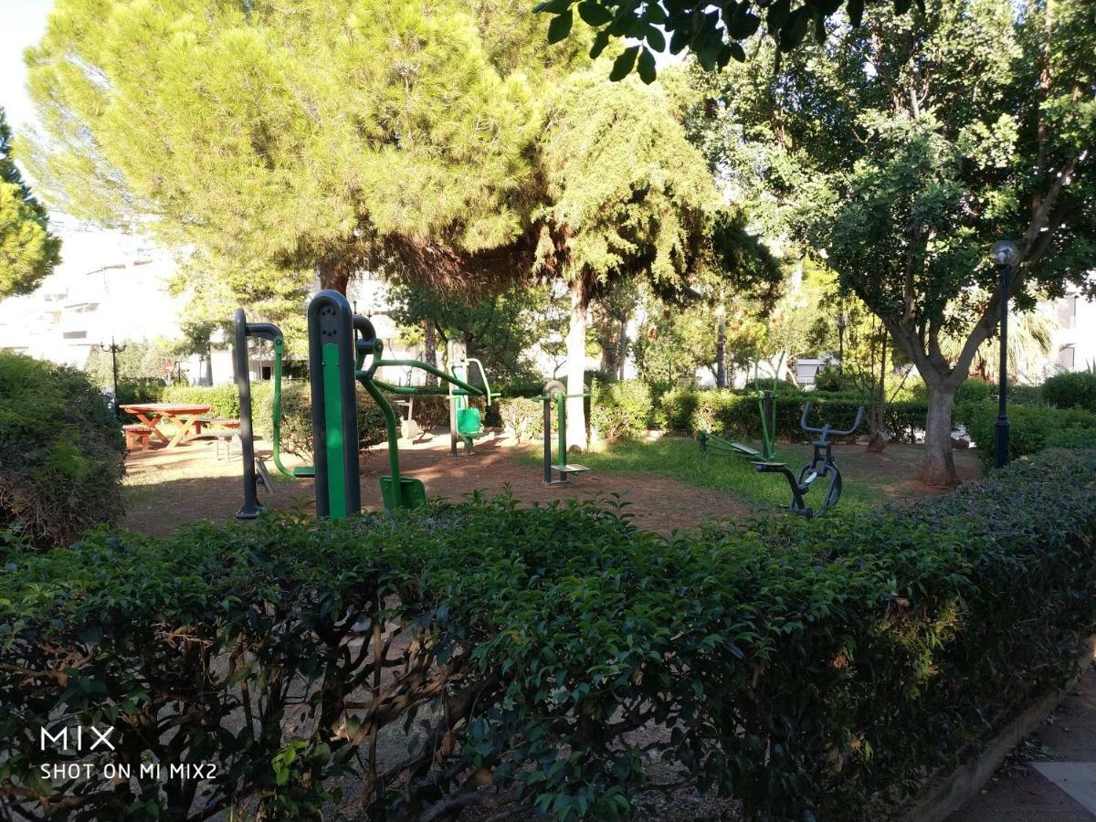 Beautiful House In Alimos Near To The Beach And Metro 雅典 外观 照片